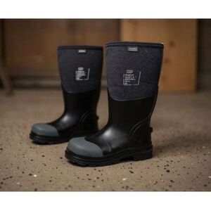 NWT Bogs Black Forge Steel Toe Snow Work Boots Size Men 4 Women 6
